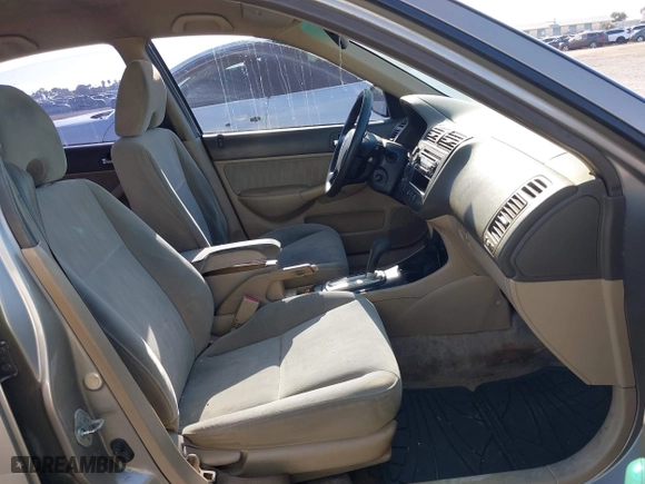 2003 Honda Civic LX with VIN 2HGES16563H521654, listed as a IAAI auction lot 42094679 with 157,031 mi miles. Bid and sale history available at carsss.com. Image 5.