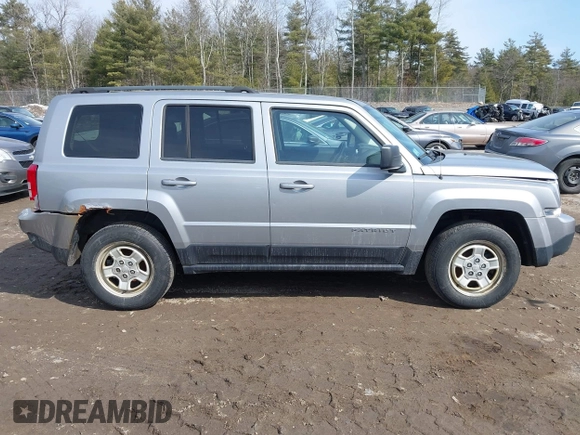 2014 Jeep Patriot Sport z VIN 1C4NJRBB5ED815798, wystawiony jako IAAI lot #41795546 z przebiegiem 106 875 mil mil oraz . Historia ofert i sprzedaży dostępna na DreamBid. Obrazek 13.