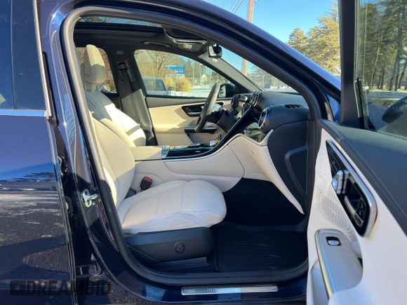 2024 Mercedes-Benz GLC with VIN W1NKM4GB2RF181519, listed as a Copart auction lot 43023575 with 1,266 mi miles and Clean Title. Bid and sale history available at carsss.com. Image 5.