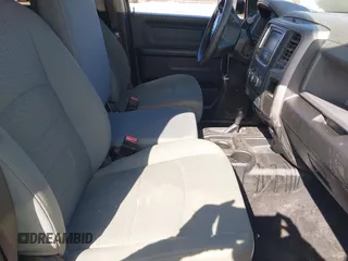 2018 Ram 2500 Tradesman with VIN 3C6UR5CJ1JG336382, listed as a IAAI auction lot 39077896 with 118,111 mi miles and . Bid and sale history available at DreamBid. Image 5.