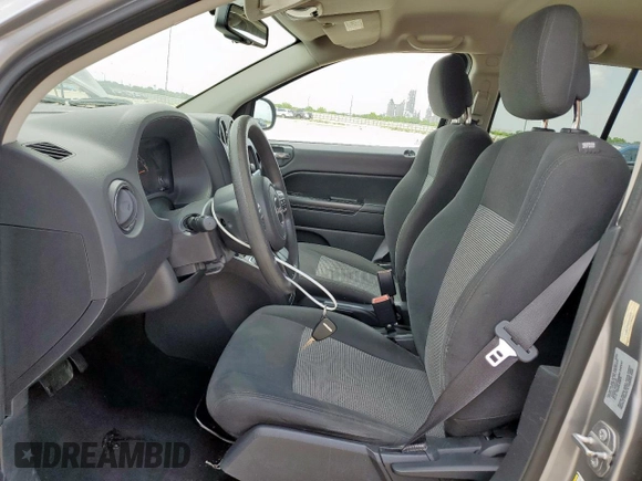 2017 Jeep Compass Sport с VIN 1C4NJCBA0HD147935, выставлен на аукционе Copart как лот 62704255 с пробегом 136 711 миль миль и Списание • Salvage title. История ставок и продаж доступна на DreamBid. Изображение 7.