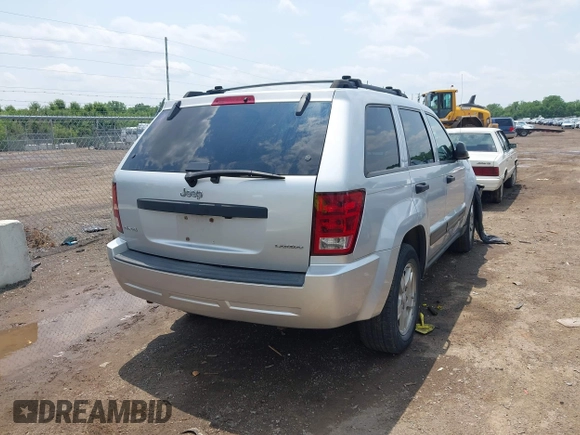 2005 Jeep Grand Cherokee Laredo z VIN 1J4GR48K35C515589, wystawiony jako IAAI lot #42452874 z przebiegiem 253 743 mil mil oraz . Historia ofert i sprzedaży dostępna na DreamBid. Obrazek 16.