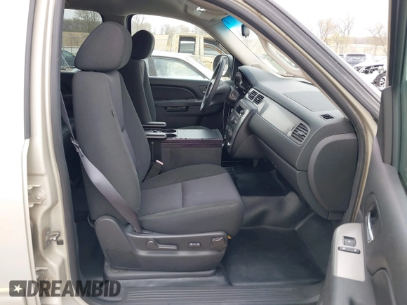 2013 Chevrolet Tahoe Commercial with VIN 1GNLC2E07DR266441, listed as a IAAI auction lot 42062162 with 133,321 mi miles and . Bid and sale history available at DreamBid. Image 5.