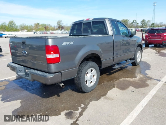 2004 Ford F-150 XL z VIN 1FTRF12W24NC11903, wystawiony jako IAAI lot #42092090 z przebiegiem 236 732 mil mil oraz . Historia ofert i sprzedaży dostępna na DreamBid. Obrazek 4.