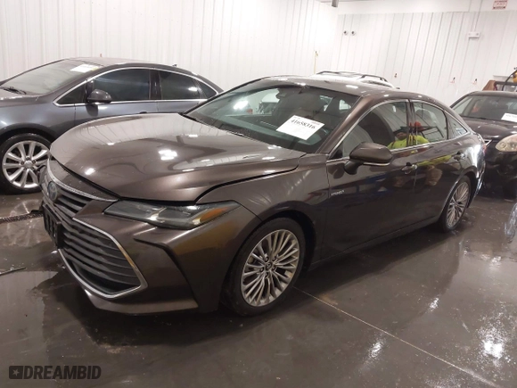 2019 Toyota Avalon Hybrid Limited with VIN 4T1B21FB3KU007114, listed as a IAAI auction lot 41658316 with 127,785 mi miles. Bid and sale history available at carsss.com. Image 18.