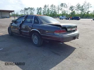 1994 Ford Crown Victoria LX с VIN 2FALP74W1RX133239, выставлен на аукционе IAAI как лот 42020257 с пробегом 110 463 миль миль и . История ставок и продаж доступна на DreamBid. Изображение 3.