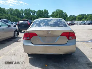 2006 Honda Civic LX z VIN 1HGFA16586L083119, wystawiony jako IAAI lot #42237313 z przebiegiem Nie podano mil oraz . Historia ofert i sprzedaży dostępna na DreamBid. Obrazek 17.