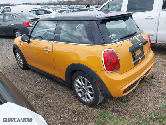 2015 MINI Cooper Hardtop S with VIN WMWXP7C50F2A34186, listed as a IAAI auction lot 41761879 with NaN miles. Bid and sale history available at carsss.com. Image 3.