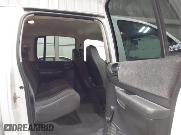 2001 Dodge Dakota Sport with VIN 1B7HG2AN31S229220, listed as a IAAI auction lot 42100843 with 134,034 mi miles. Bid and sale history available at carsss.com. Image 8.