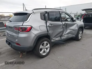 2018 Jeep Compass Altitude with VIN 3C4NJDBB5JT259158, listed as a IAAI auction lot 41752829 with 71,008 mi miles and . Bid and sale history available at carsss.com. Image 4.