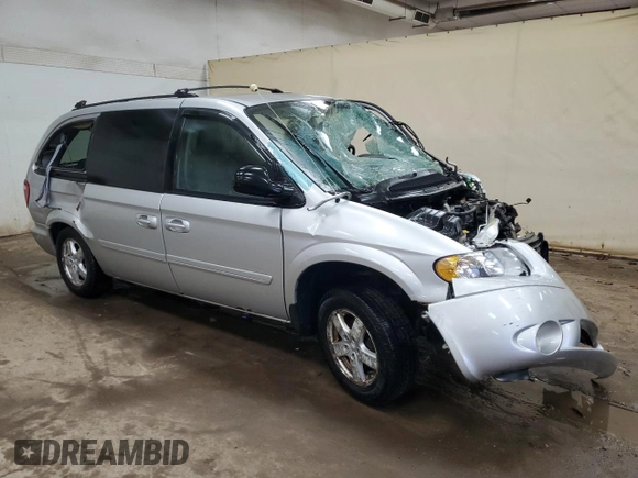 2007 Dodge Grand Caravan SXT with VIN 2D4GP44L87R313709, listed as a Copart auction lot 84143574 with Not Provided miles and Clean Title. Bid and sale history available at DreamBid. Image 4.