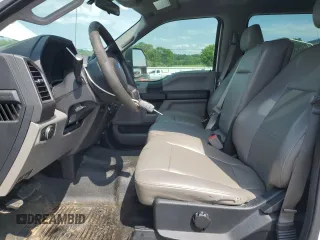 2017 Ford F-250 Lariat z VIN 1FT7W2BT9HEB88290, wystawiony jako Copart lot #57103745 z przebiegiem 325 652 mil mil oraz Czysty tytuł • Clean title. Historia ofert i sprzedaży dostępna na DreamBid. Obrazek 7.