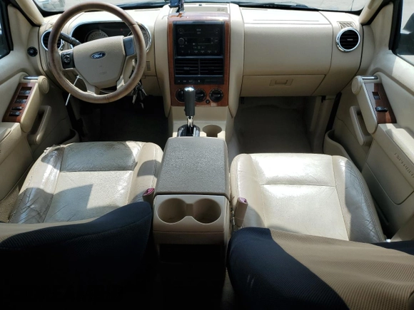 2006 Ford Explorer Eddie Bauer z VIN 1FMEU64E76UA13490, wystawiony jako Copart lot #53865245 z przebiegiem 166 223 mil mil oraz Szkoda całkowita • Salvage title. Historia ofert i sprzedaży dostępna na DreamBid. Obrazek 8.