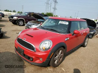 2014 MINI Clubman S z VIN WMWZG3C57ET800860, wystawiony jako Copart lot #60447495 z przebiegiem 73 724 mil mil oraz Czysty tytuł • Clean title. Historia ofert i sprzedaży dostępna na DreamBid. Obrazek 1.