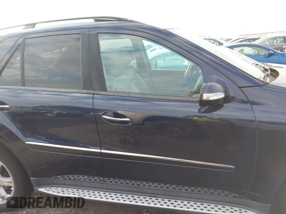 2007 Mercedes-Benz M 350 with VIN 4JGBB86E57A288084, listed as a IAAI auction lot 41499003 with 278,491 mi miles and . Bid and sale history available at DreamBid. Image 13.
