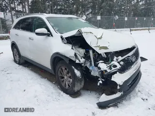 2016 Kia Sorento LX with VIN 5XYPG4A52GG002722, listed as a IAAI auction lot 41578102 with 113,683 mi miles. Bid and sale history available at carsss.com. Image 1.