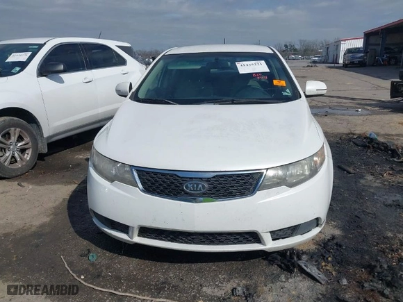 2013 Kia Forte EX with VIN KNAFU4A22D5737373, listed as a IAAI auction lot 41435221 with 1 mi miles. Bid and sale history available at carsss.com. Image 11.