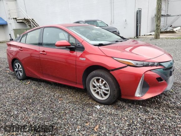 2017 Toyota Prius Plus with VIN JTDKARFP6H3035781, listed as a Copart auction lot 61357615 with 84,073 mi miles and Salvage title. Bid and sale history available at DreamBid. Image 4.