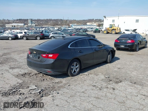 2016 Chevrolet Malibu LS z VIN 1G1ZB5STXGF172283, wystawiony jako IAAI lot #41785710 z przebiegiem 93 076 mil mil oraz . Historia ofert i sprzedaży dostępna na DreamBid. Obrazek 4.