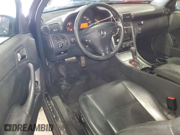 2002 Mercedes-Benz C 230/260/280/320 с VIN WDBRN47J42A315779, выставлен на аукционе Copart как лот 61552045 с пробегом Не указан миль и На запчасти • Non repairable. История ставок и продаж доступна на DreamBid. Изображение 8.