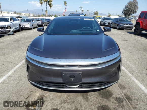 2024 Lucid Air Touring z VIN 50EA1TEA7RA006384, wystawiony jako Copart lot #55177635 z przebiegiem 3770 mil mil oraz Szkody całkowita. Historia ofert i sprzedaży dostępna na DreamBid. Obrazek 5.