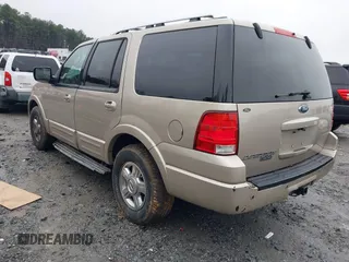 2005 Ford Expedition Limited with VIN 1FMFU19595LA03497, listed as a IAAI auction lot 41415199 with 136,802 mi miles. Bid and sale history available at carsss.com. Image 3.
