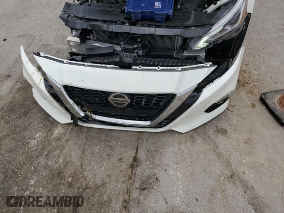 2019 Nissan Altima SV z VIN 1N4BL4DV8KC115689, wystawiony jako Copart lot #56781215 z przebiegiem 39 049 mil mil oraz Szkoda całkowita • Salvage title. Historia ofert i sprzedaży dostępna na DreamBid. Obrazek 12.