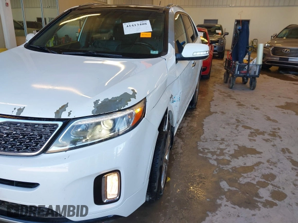 2014 Kia Sorento SX Limited with VIN 5XYKWDA72EG438837, listed as a IAAI auction lot 41413408 with 180,904 mi miles. Bid and sale history available at carsss.com. Image 17.