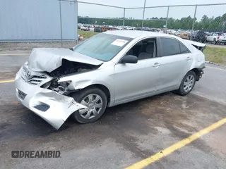 2011 Toyota Camry LE z VIN 4T1BF3EK1BU209614, wystawiony jako IAAI lot #42193388 z przebiegiem 197 732 mil mil oraz . Historia ofert i sprzedaży dostępna na DreamBid. Obrazek 17.