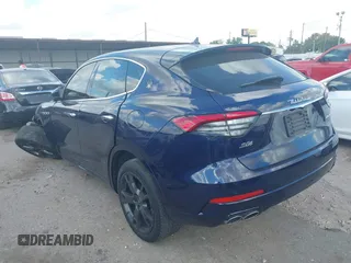 2021 Maserati Levante S z VIN ZN661YUAXMX370022, wystawiony jako IAAI lot #40672941 z przebiegiem Nie podano mil oraz . Historia ofert i sprzedaży dostępna na DreamBid. Obrazek 3.