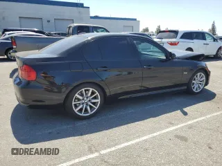 2010 BMW 3 Series 328i z VIN WBAPH5G51ANM36279, wystawiony jako Copart lot #58423785 z przebiegiem 121 379 mil mil oraz Szkoda całkowita • Salvage title. Historia ofert i sprzedaży dostępna na DreamBid. Obrazek 3.