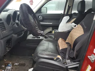 2008 Dodge Nitro R/T with VIN 1D8GU58628W151909, listed as a Copart auction lot 86127564 with 189,804 mi miles and Salvage Title. Bid and sale history available at DreamBid. Image 7.