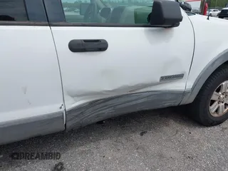 2006 Ford Explorer XLT с VIN 1FMEU73836UB19212, выставлен на аукционе IAAI как лот 42771892 с пробегом 168 113 миль миль и . История ставок и продаж доступна на DreamBid. Изображение 6.