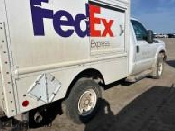 2013 Ford F-250 XL z VIN 1FDBF2B6XDEB43045, wystawiony jako IAAI lot #42511129 z przebiegiem 607 408 mil mil oraz . Historia ofert i sprzedaży dostępna na DreamBid. Obrazek 9.