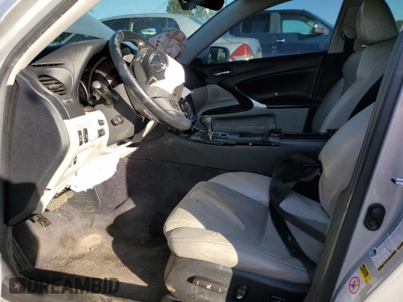 2009 Lexus IS 250 z VIN JTHCK262895031801, wystawiony jako Copart lot #48861765 z przebiegiem Nie podano mil oraz Szkoda całkowita • Salvage title. Historia ofert i sprzedaży dostępna na DreamBid. Obrazek 7.