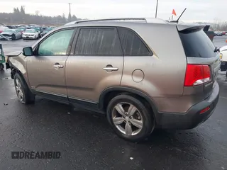 2013 Kia Sorento EX with VIN 5XYKUDA64DG320588, listed as a IAAI auction lot 41204828 with 164,146 mi miles. Bid and sale history available at carsss.com. Image 3.
