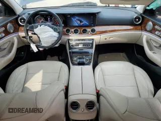 2017 Mercedes-Benz E 300 Luxury with VIN WDDZF4KB9HA108172, listed as a Copart auction lot 60645625 with 117,175 mi miles and Clean title. Bid and sale history available at DreamBid. Image 8.