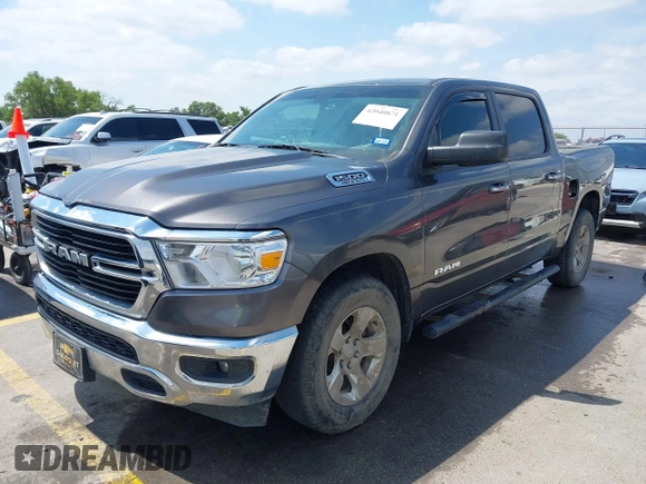 2019 Ram 1500 Big Horn z VIN 1C6RREFT3KN543755, wystawiony jako IAAI lot #42040871 z przebiegiem 135 614 mil mil oraz . Historia ofert i sprzedaży dostępna na DreamBid. Obrazek 18.