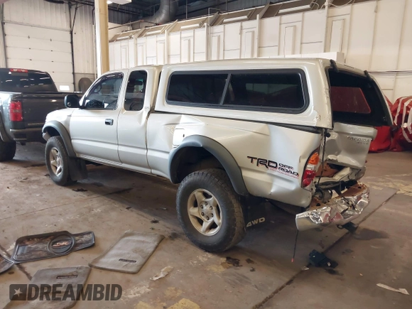 2003 Toyota Tacoma with VIN 5TEWN72N63Z262770, listed as a IAAI auction lot 41599128 with 329,377 mi miles. Bid and sale history available at carsss.com. Image 3.