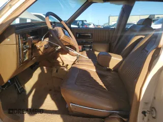 1988 Cadillac Brougham z VIN 1G6DW51Y9J9710161, wystawiony jako Copart lot #87093424 z przebiegiem 59 519 mil mil oraz Tytuł czysty. Historia ofert i sprzedaży dostępna na DreamBid. Obrazek 7.