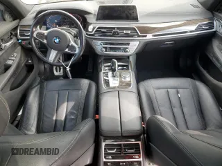 2022 BMW 7 Series 740i with VIN WBA7T2C02NCG97593, listed as a Copart auction lot 61861765 with 27,637 mi miles and Clean title. Bid and sale history available at DreamBid. Image 8.