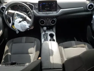 2023 Chevrolet Blazer LT z VIN 3GNKBCR49PS235324, wystawiony jako Copart lot #53820025 z przebiegiem 14 528 mil mil oraz Nie do naprawy • Non repairable. Historia ofert i sprzedaży dostępna na DreamBid. Obrazek 8.