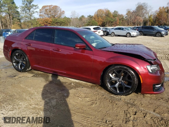 2021 Chrysler 300 with VIN 2C3CCABT2MH590516, listed as a Copart auction lot 81462084 with 17,780 mi miles and Salvage Title. Bid and sale history available at carsss.com. Image 4.