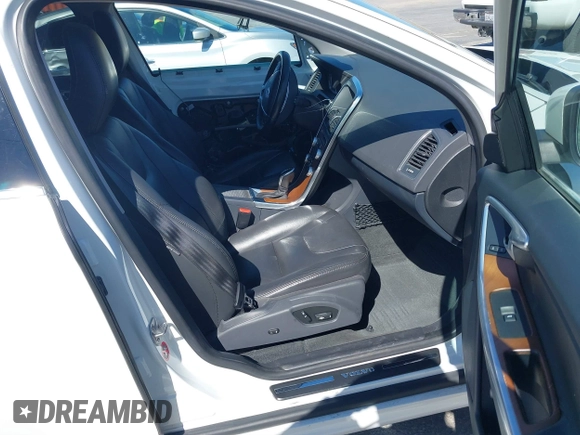 2017 Volvo XC60 Inscription с VIN YV440MDUXH2011767, выставлен на аукционе IAAI как лот 41816118 с пробегом 185 901 миль миль и . История ставок и продаж доступна на DreamBid. Изображение 5.