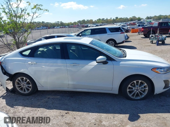 2020 Ford Fusion SE with VIN 3FA6P0HDXLR104549, listed as a IAAI auction lot 41790043 with 31,368 mi miles. Bid and sale history available at carsss.com. Image 13.