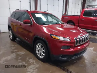 2016 Jeep Cherokee Latitude z VIN 1C4PJMCB4GW327976, wystawiony jako IAAI lot #42299139 z przebiegiem 115 354 mil mil oraz . Historia ofert i sprzedaży dostępna na DreamBid. Obrazek 1.