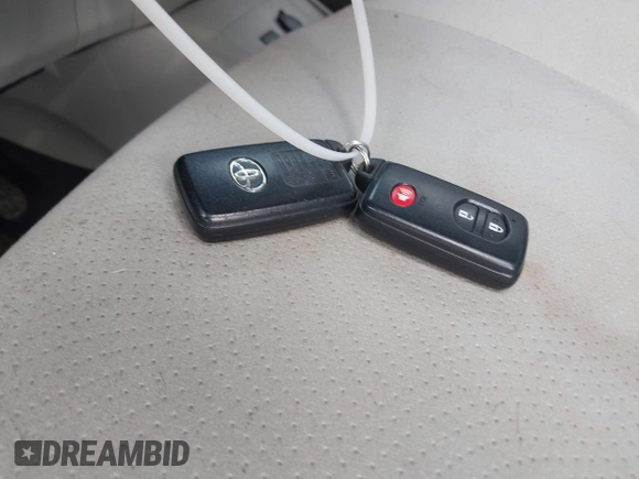 2013 Toyota Prius One z VIN JTDKN3DU1D5702331, wystawiony jako IAAI lot #42467250 z przebiegiem 178 452 mil mil oraz . Historia ofert i sprzedaży dostępna na DreamBid. Obrazek 11.