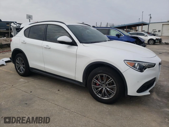 2022 Alfa Romeo Stelvio Sprint z VIN ZASPAKAN6N7D31060, wystawiony jako Copart lot #89409815 z przebiegiem Nie podano mil oraz Szkody całkowita. Historia ofert i sprzedaży dostępna na DreamBid. Obrazek 4.