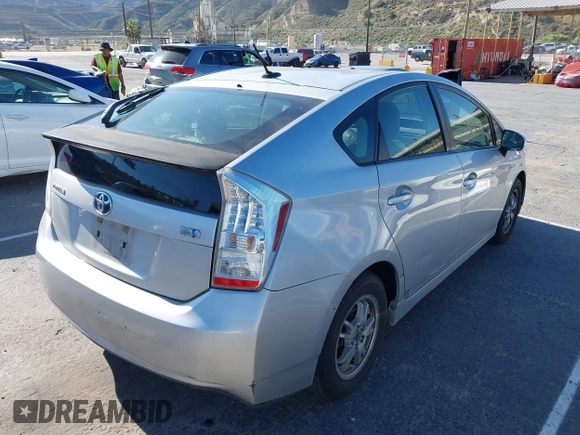 2010 Toyota Prius II z VIN JTDKN3DU8A1306075, wystawiony jako IAAI lot #42215026 z przebiegiem 185 593 mil mil oraz . Historia ofert i sprzedaży dostępna na DreamBid. Obrazek 4.