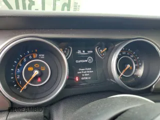 2018 Jeep Wrangler Unlimited Sport S с VIN 1C4HJXDG7JW152968, выставлен на аукционе Copart как лот 61130215 с пробегом 60 796 миль миль и Списание • Salvage title. История ставок и продаж доступна на DreamBid. Изображение 9.